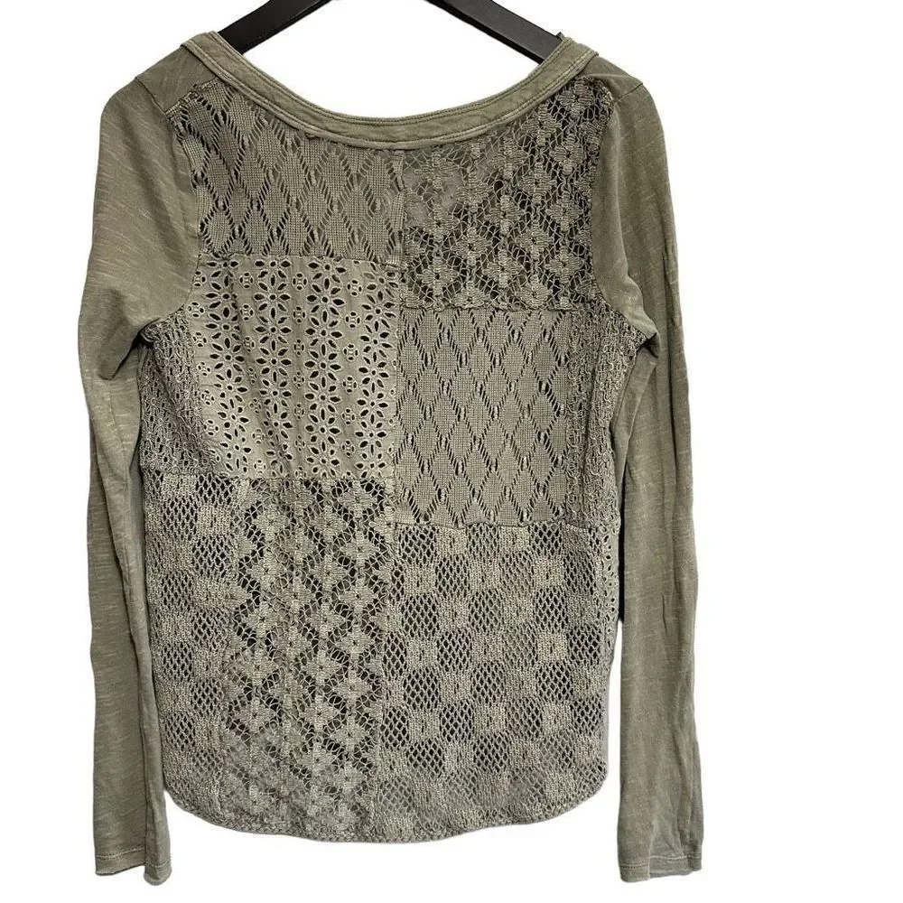 Free People lace/pattern long sleeve size small
